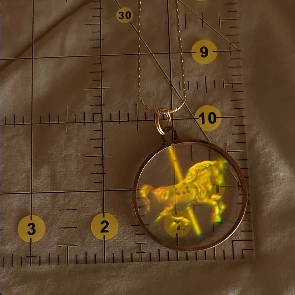 Horse Hologram Pendant Necklace - Picture 4 of 4